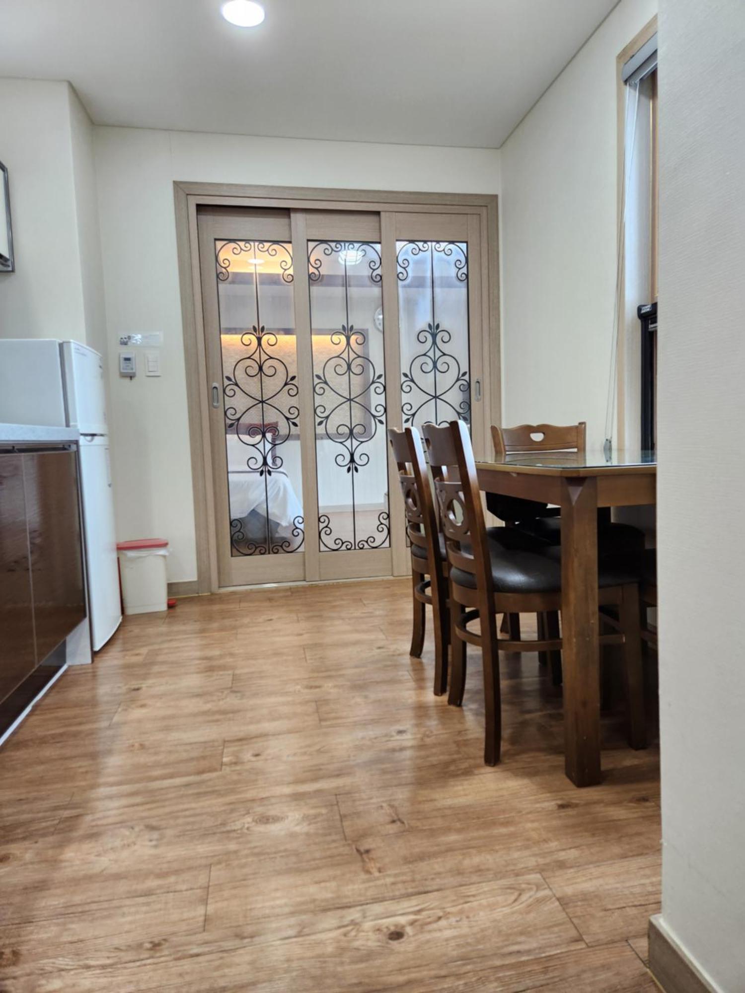 Seogwipo Port Avenue Hostel Ngoại thất bức ảnh