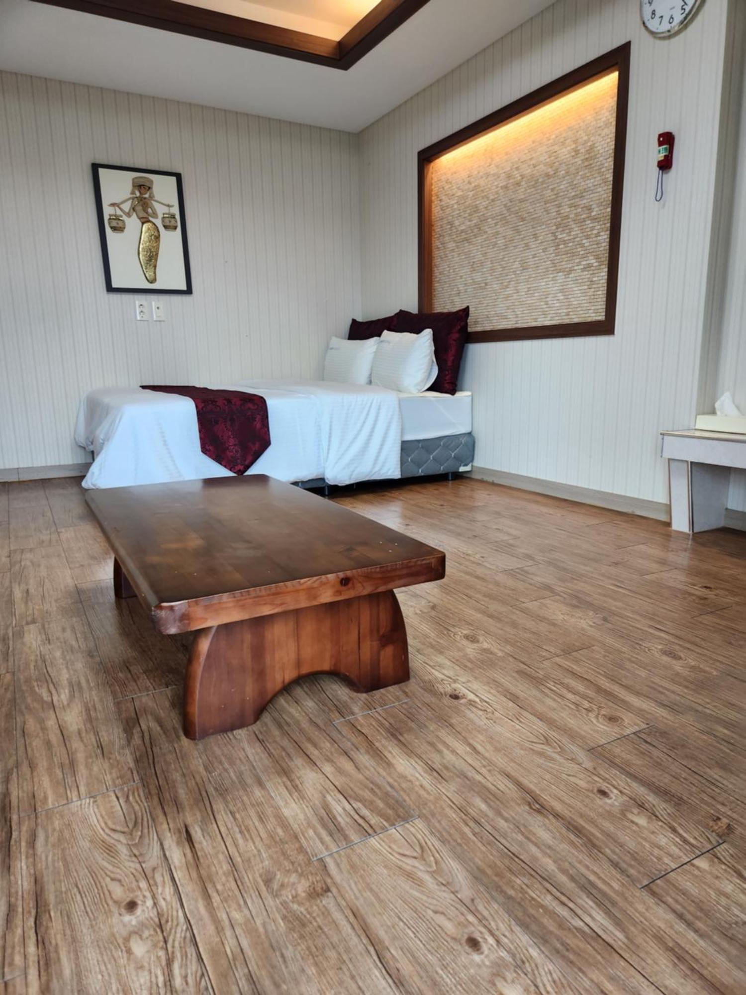 Seogwipo Port Avenue Hostel Ngoại thất bức ảnh